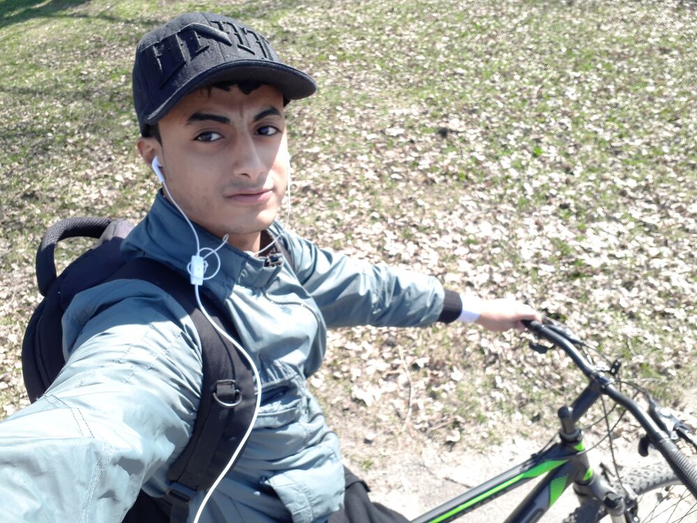  44881912  Hima, 26 ,    