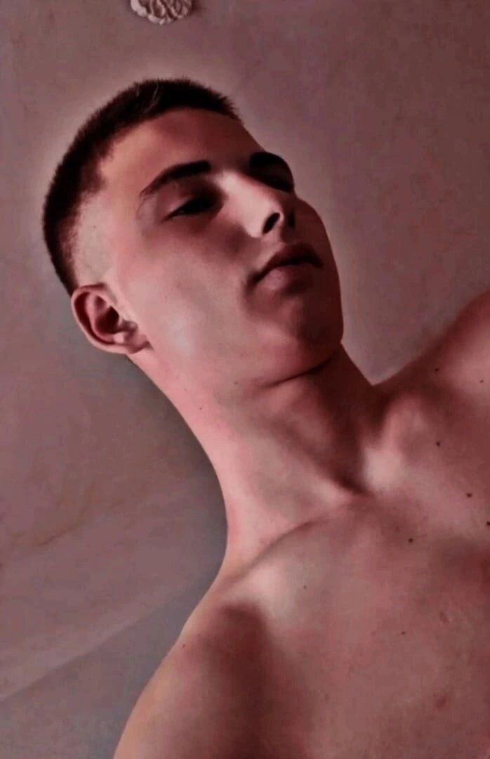  45567892  Alexander, 28 ,    -