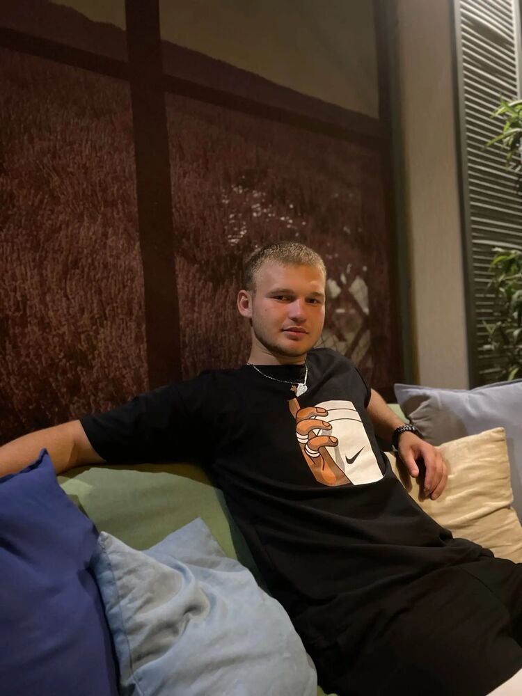 --,   Aleksei, 22 ,   ,   