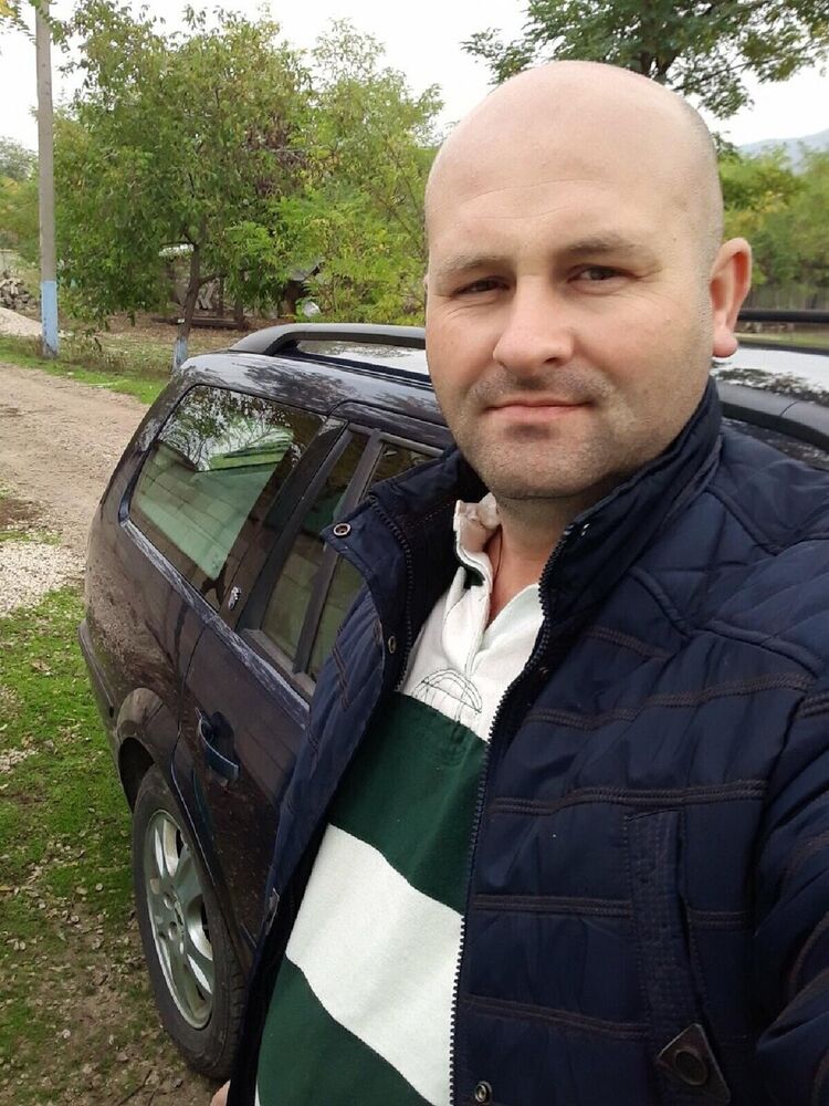  22311582  Nicolae, 37 ,    