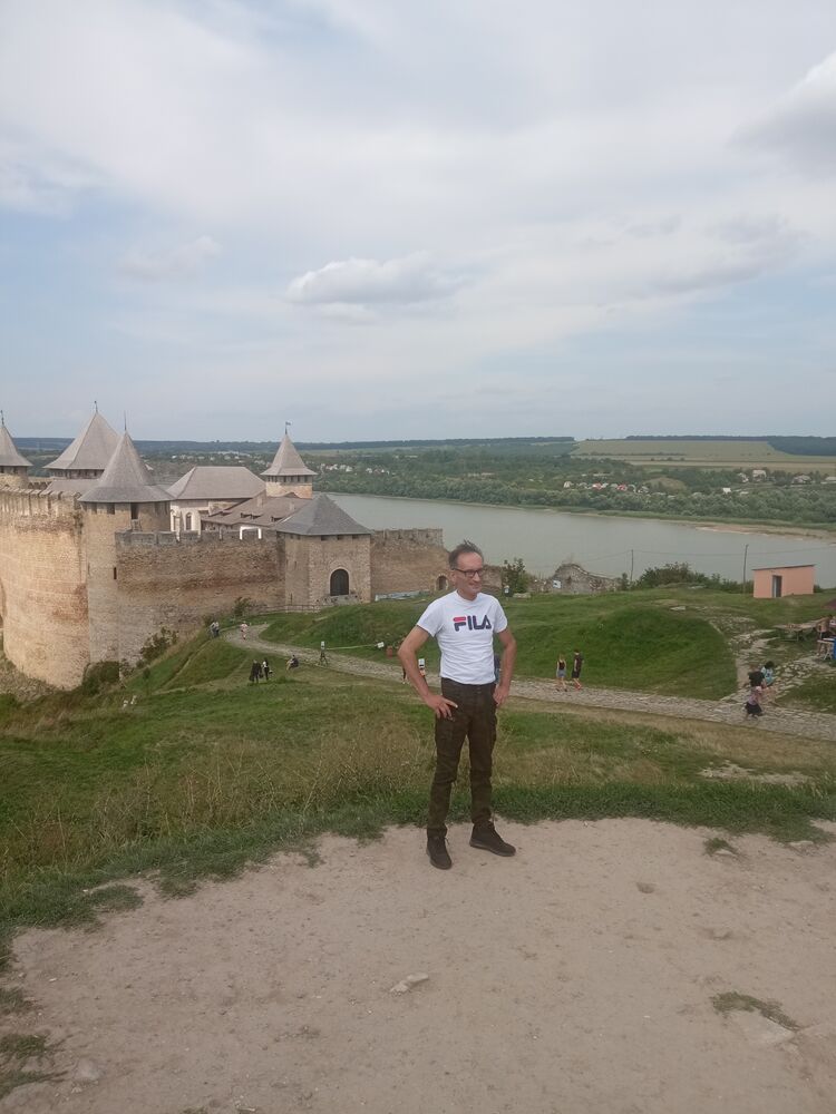  23747512  Oleg, 56 ,    