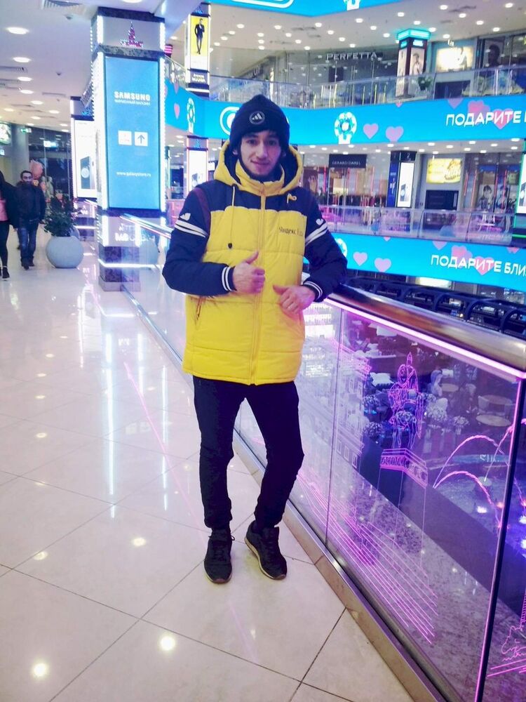  ,   Parviz, 28 ,   ,   , c 