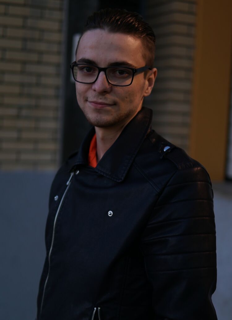  ,   Denis, 29 ,   ,   
