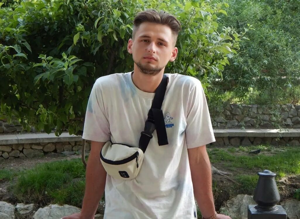 30123532  Andrey, 26 ,    