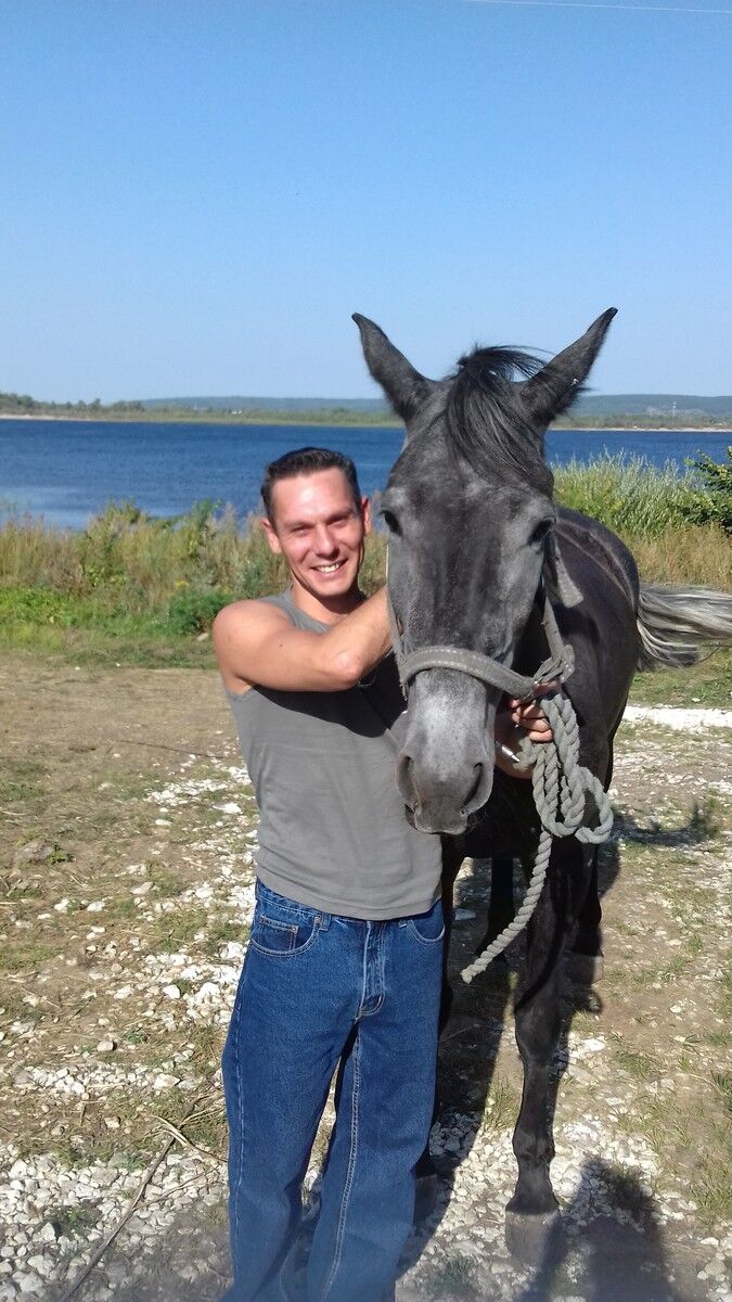  ,   Aleks, 37 ,   