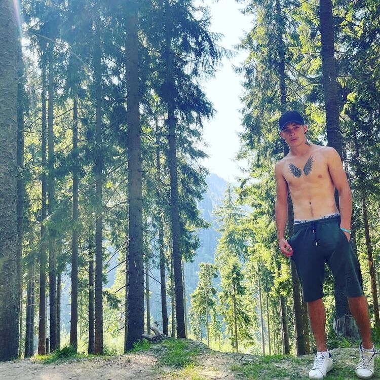  51701782  Dumitru, 24 ,    Fontenay-Sous-Bois