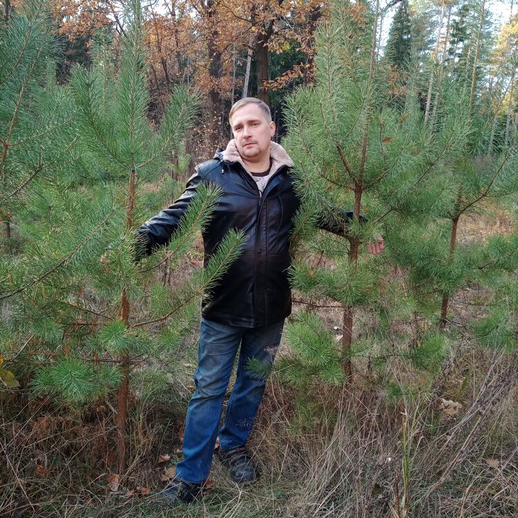 25328102  Sergei, 44 ,    