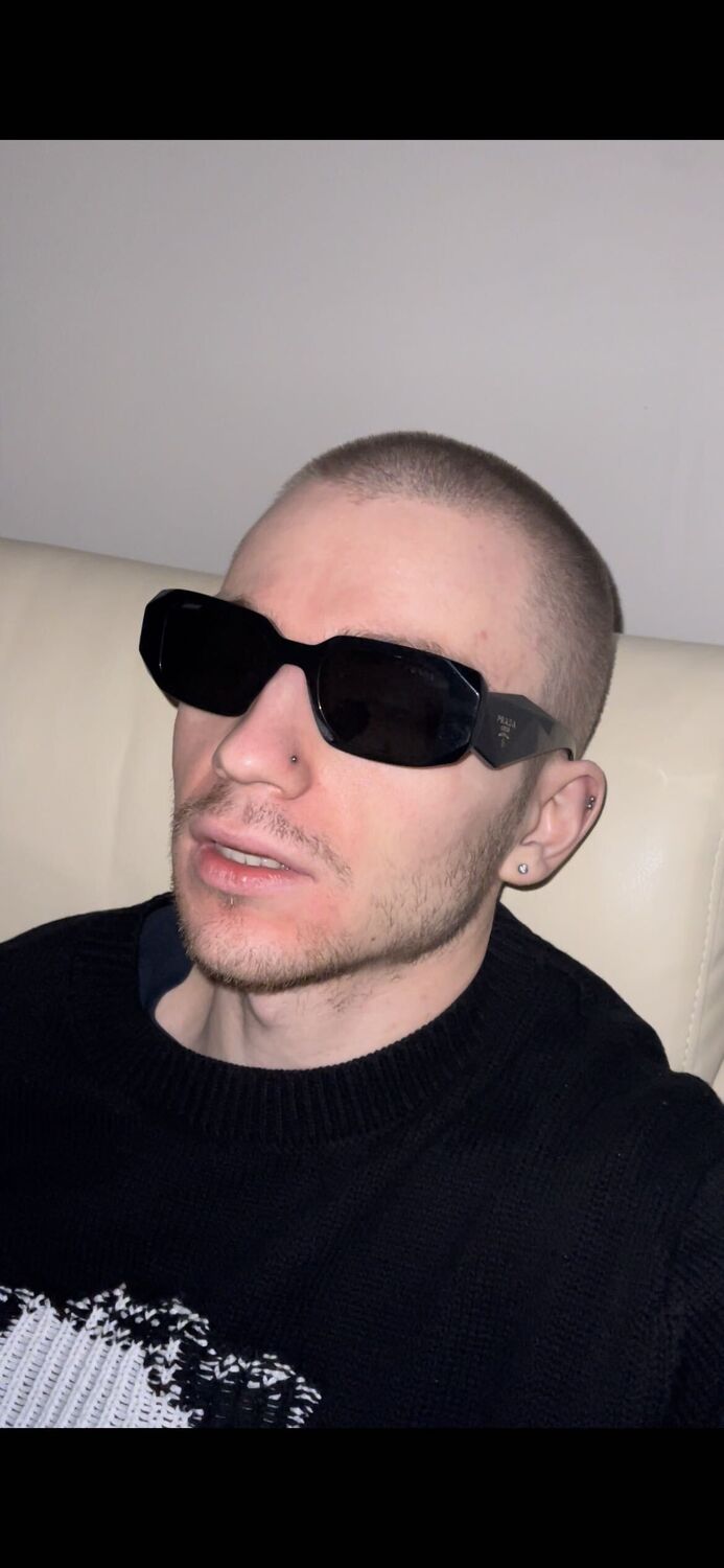  30435312  Mariusz, 29 ,    