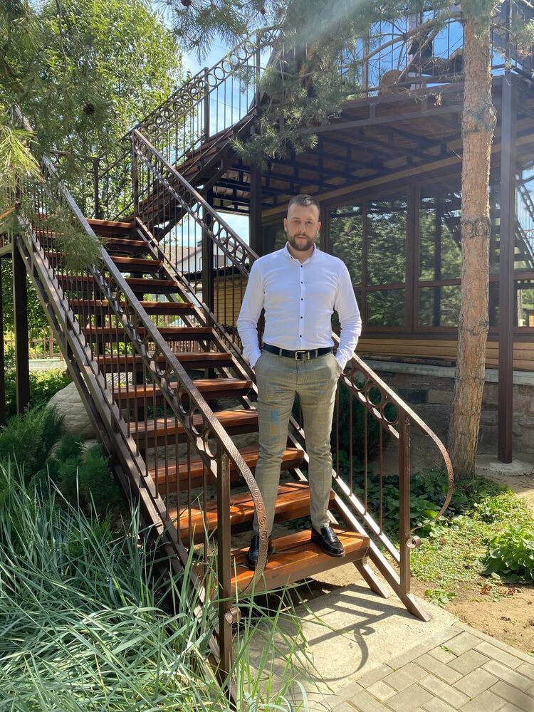  30842662  Anton, 32 ,    