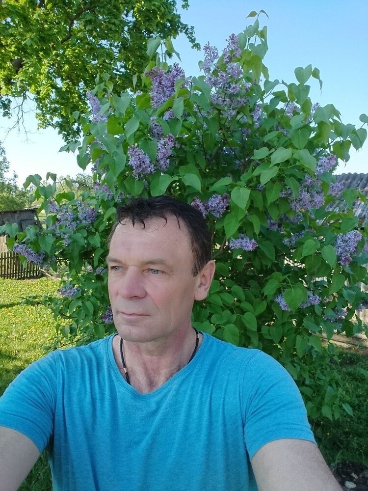  16332412  Vlad, 43 ,    