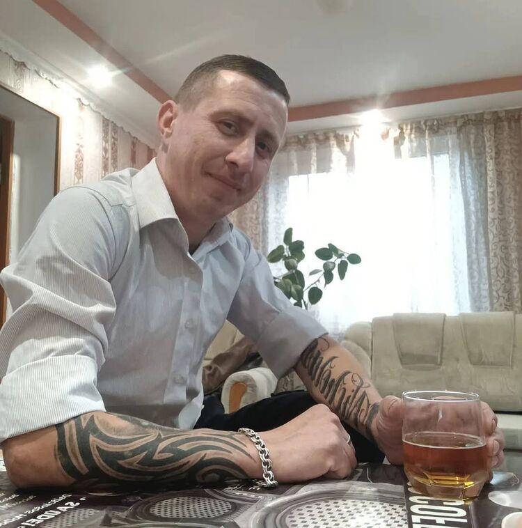  49829592  Nicolai, 34 ,    