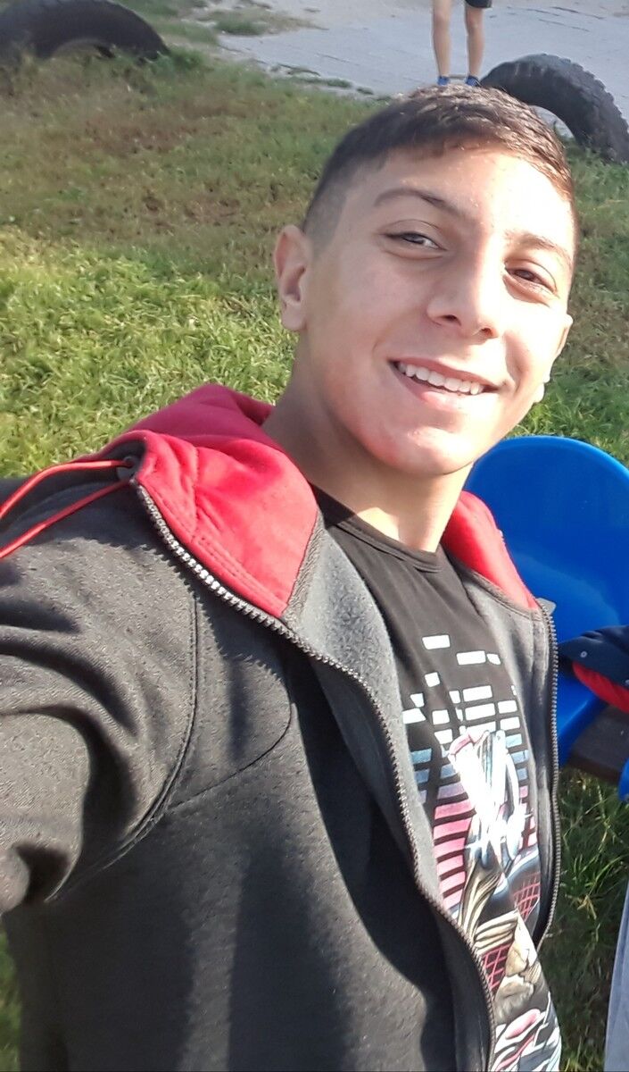  15037362  Narek, 24 ,    