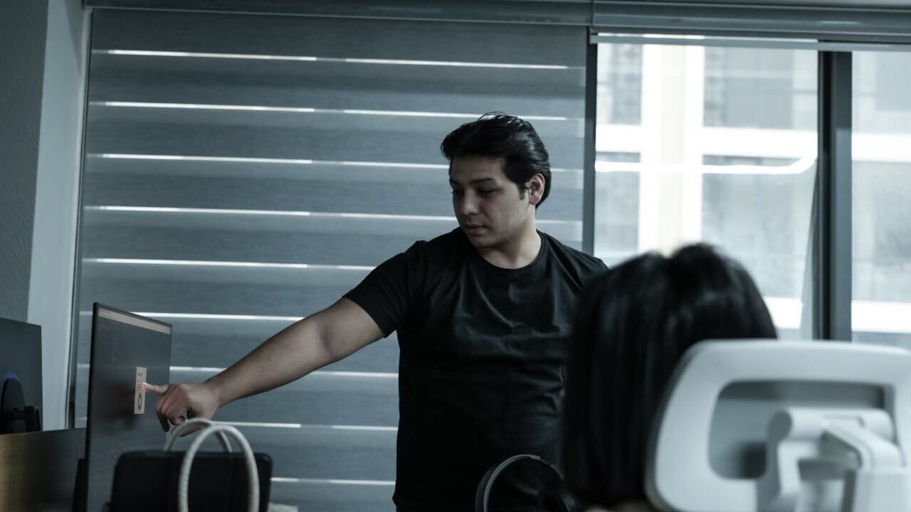  43593242  Ismoil, 28 ,    