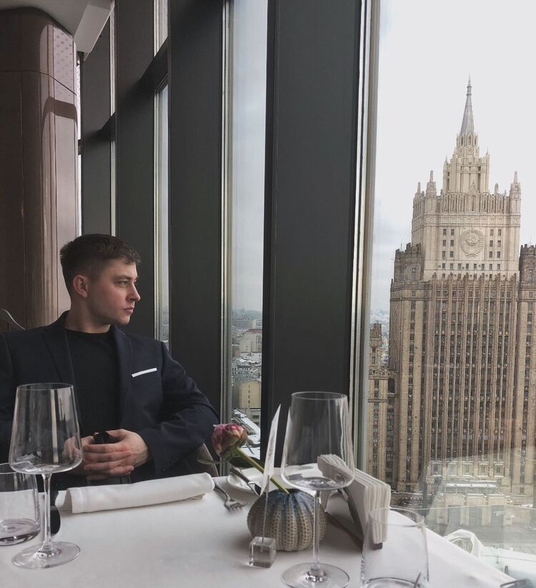  22734982  Andrea, 26 ,    