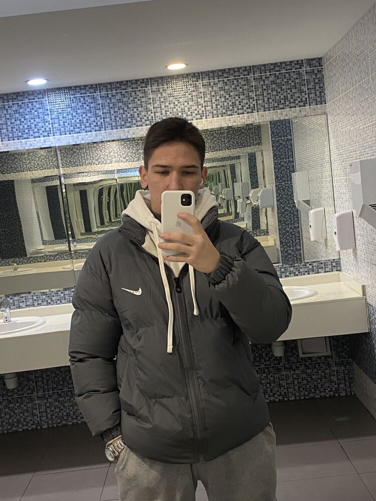  37597852  , 22 ,    