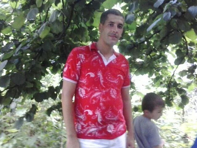  4125332  ERIK, 41 ,    
