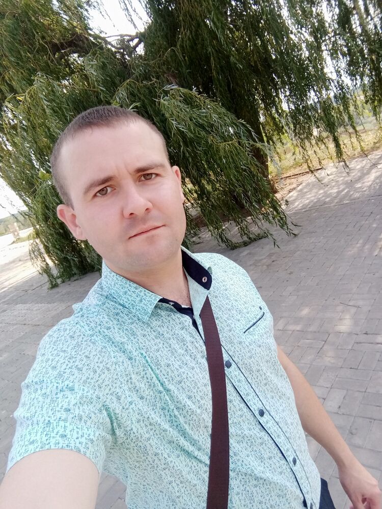  ,   Artem, 29 ,  