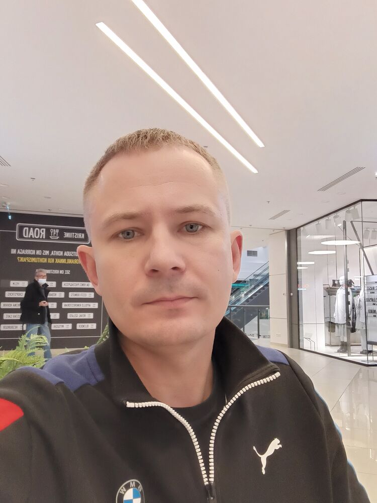  38594412  Pavel, 39 ,    