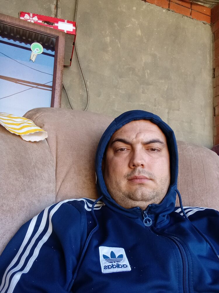  38667442  Qobiljon, 34 ,    