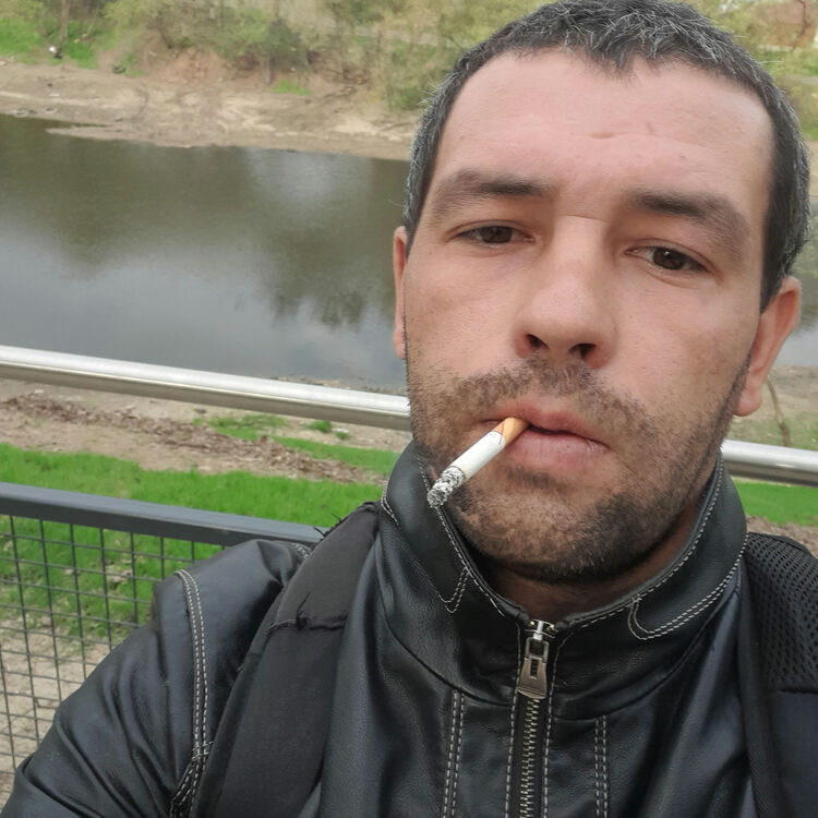  28524452  , 35 ,    