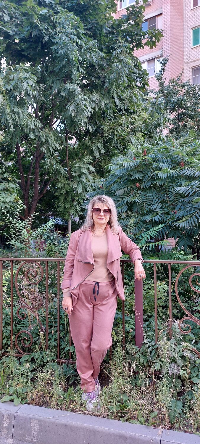  ,   Irina, 60 ,   c 