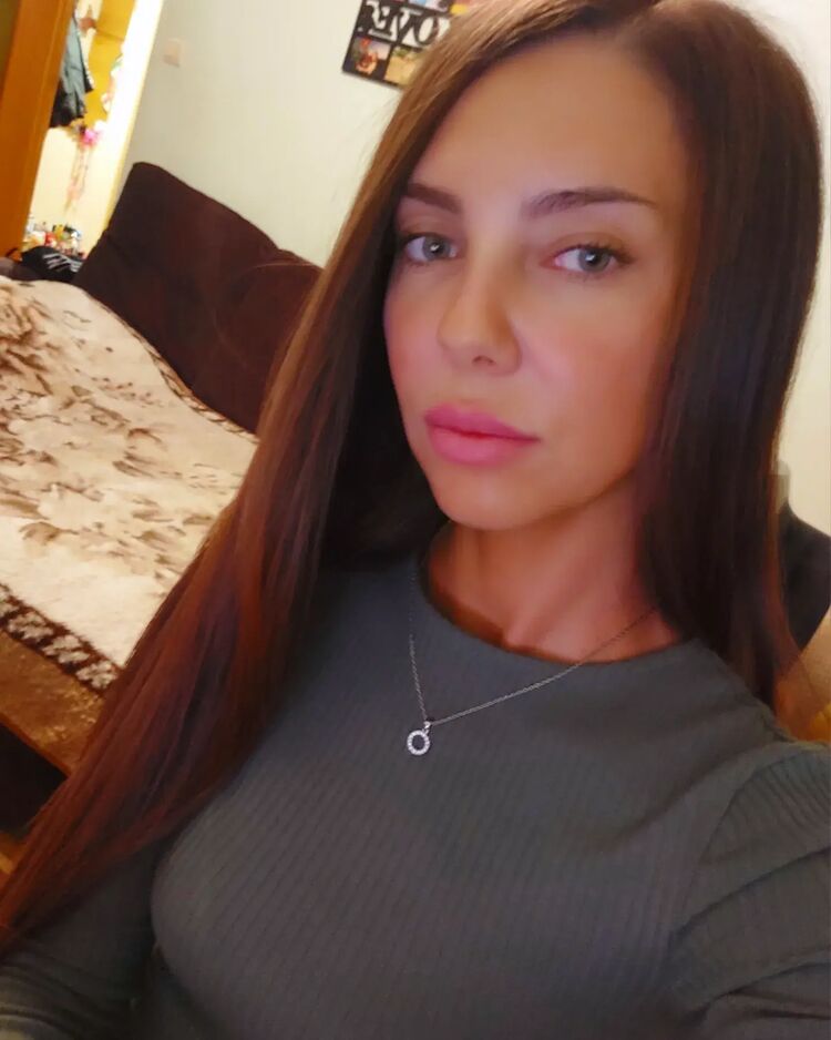  42910272  VIKA, 36 ,    