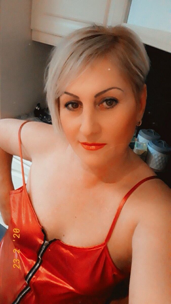  Zutendaal,   Lena, 44 ,   ,   , c 