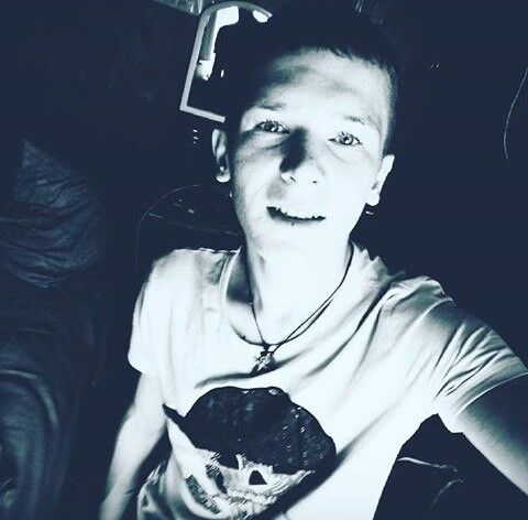  8196672  Andrei, 27 ,    