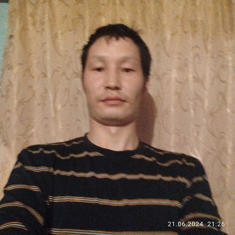  44067442  Anton, 39 ,    -