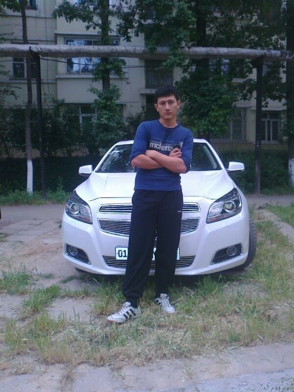  5632572  Bobur, 32 ,    