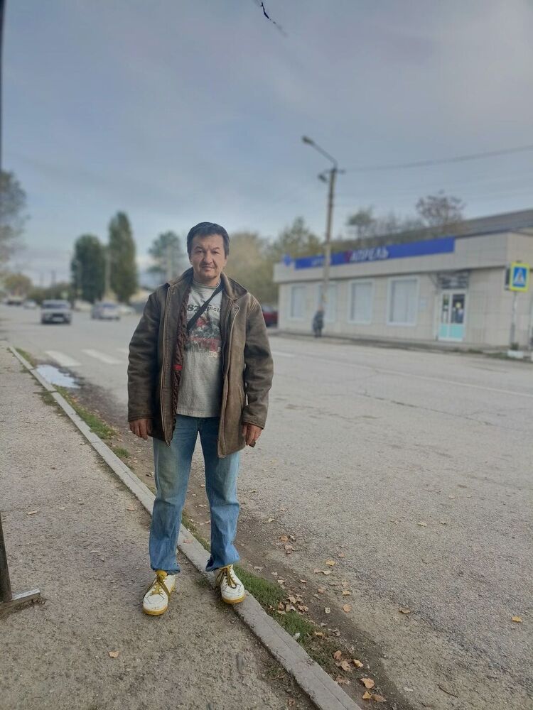  39430902  , 53 ,    