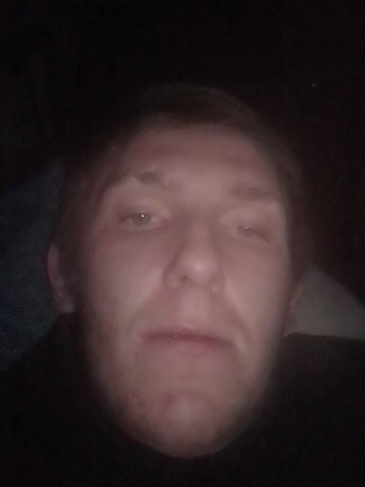  31409752  Ivan, 25 ,    