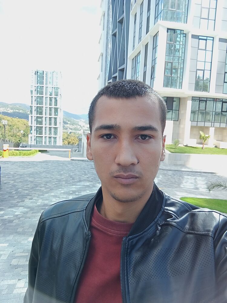  ,   Farhot, 27 ,   c 