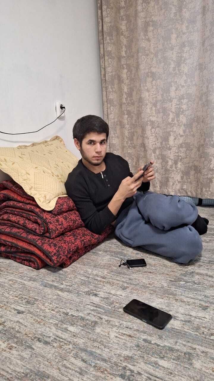  40326162  Ali, 20 ,    