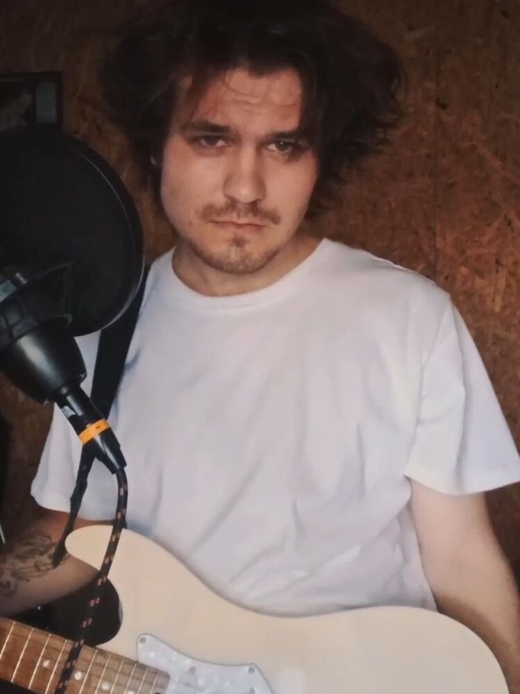  53140662  Igor, 26 ,    