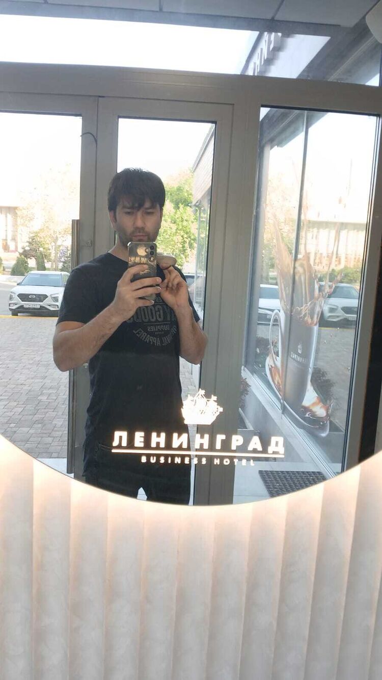 52589872  , 37 ,    