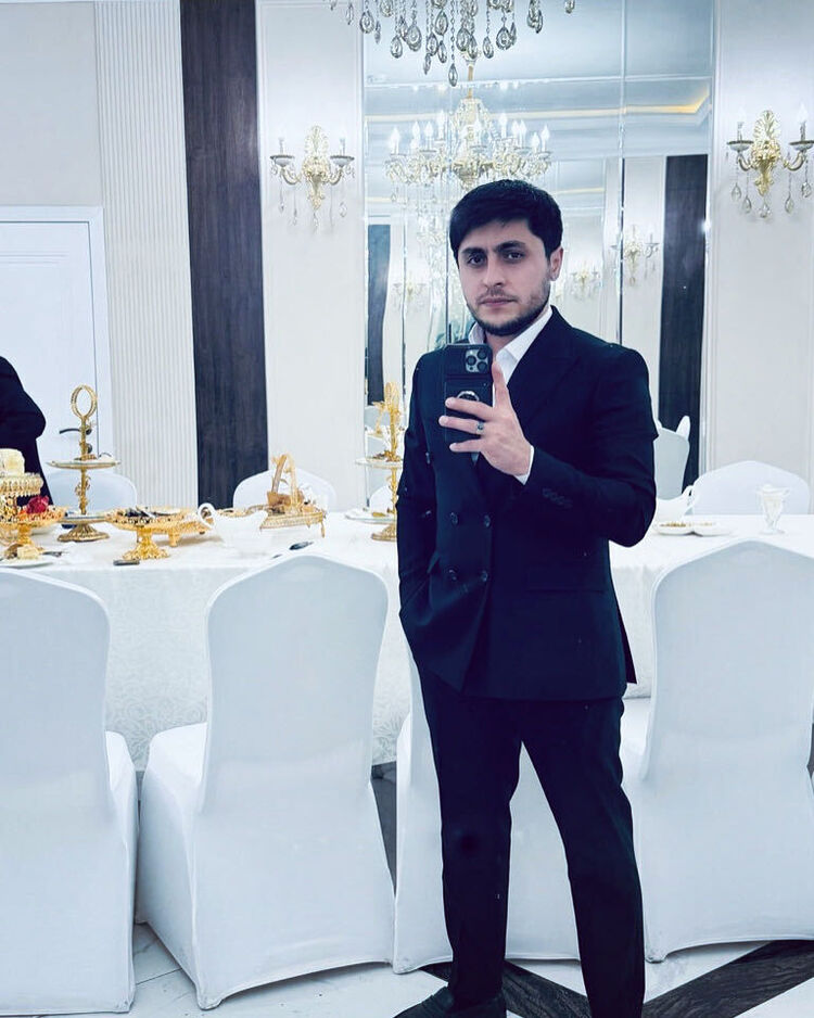  51093862  Azad, 31 ,    