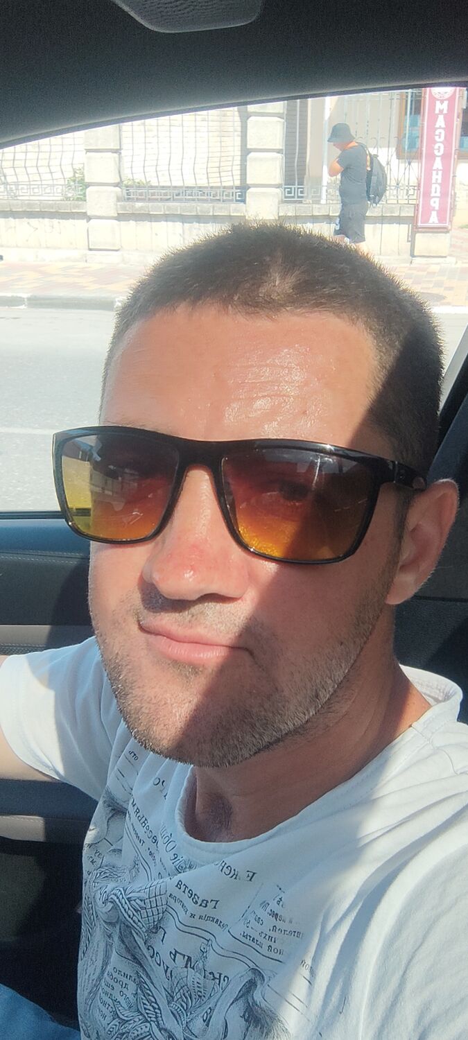  44407442   , 37 ,    