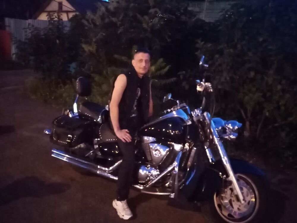  20830172  Kirill, 39 ,    