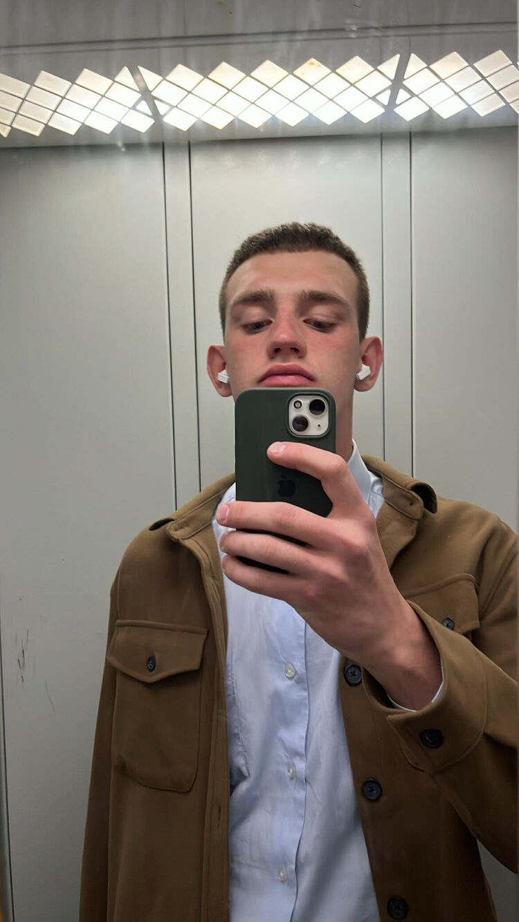  28138942  , 21 ,    