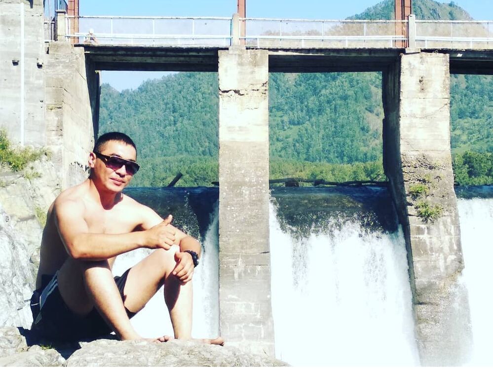  30978352  Evgeni, 33 ,    -