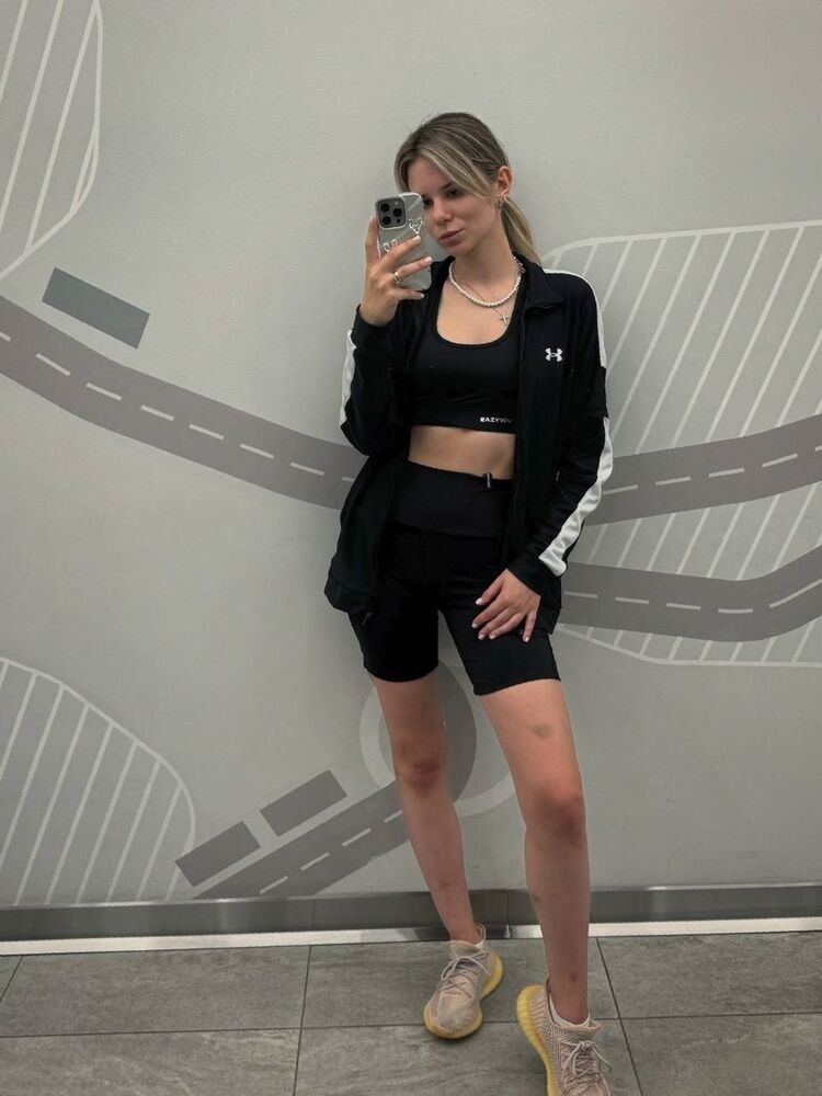  53993842  , 28 ,    --