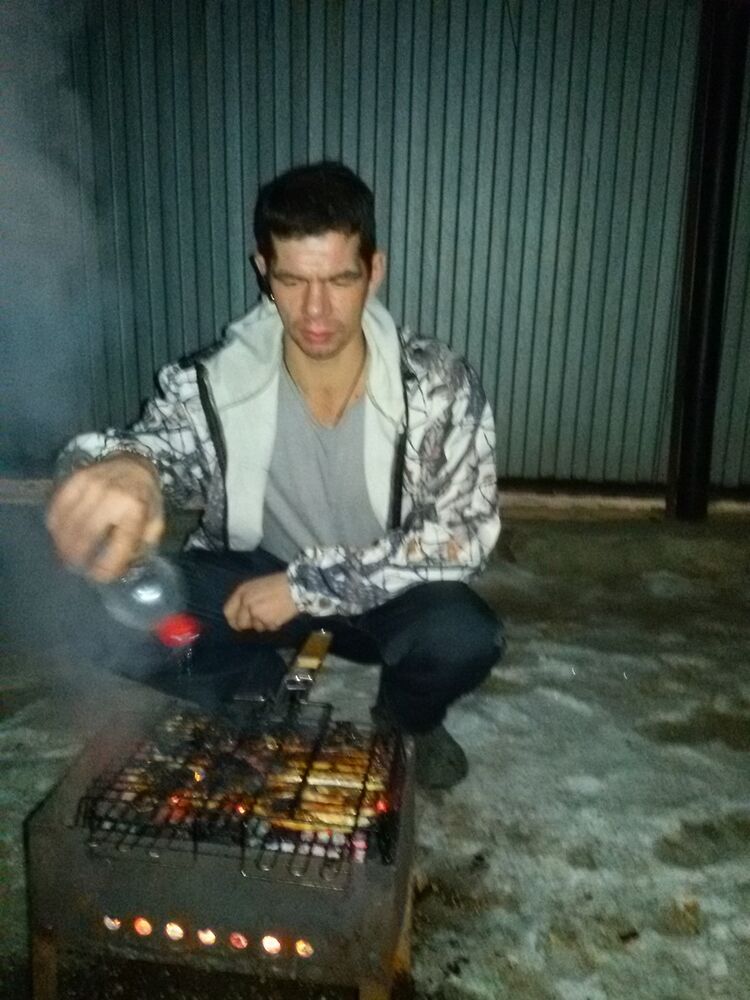  19504962  Aleksandr, 45 ,    