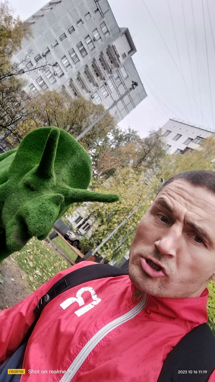  53195642  Roman, 36 ,    