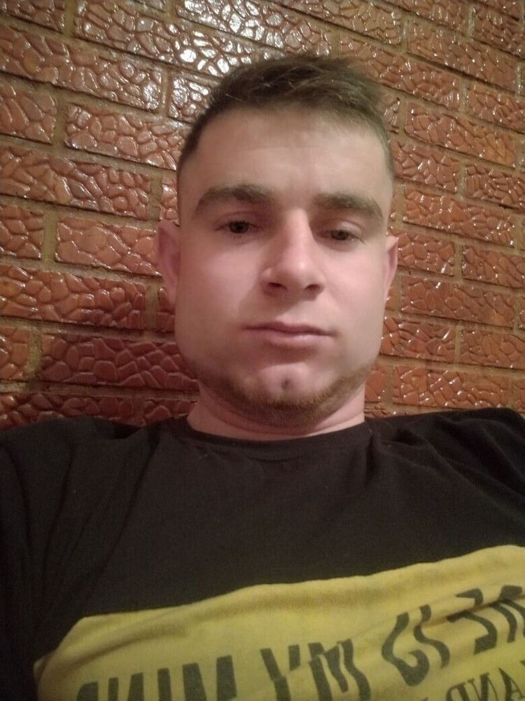  22280032  Cornel, 27 ,    