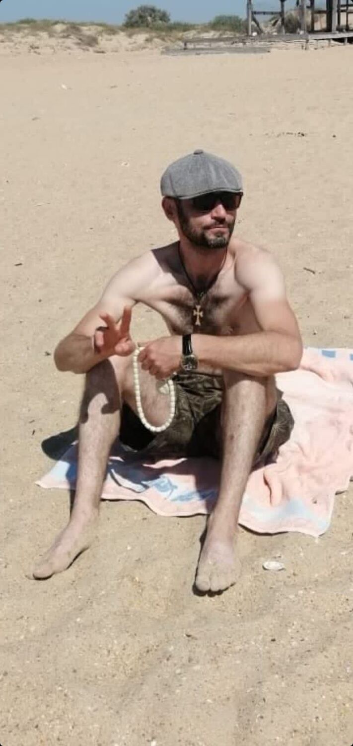  36616772  Vahik, 42 ,    