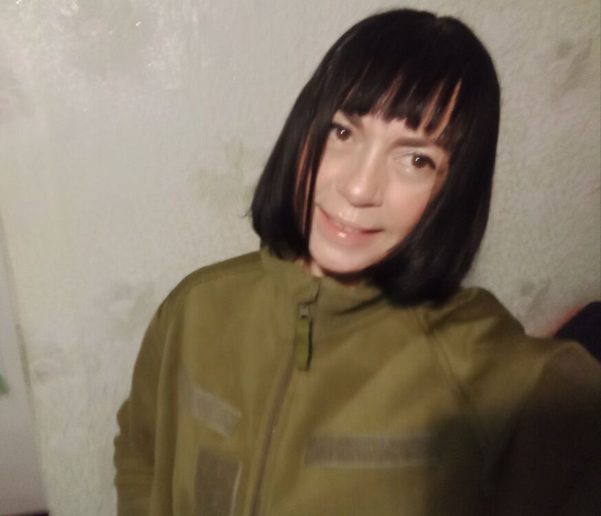  32081242  Alena, 42 ,    