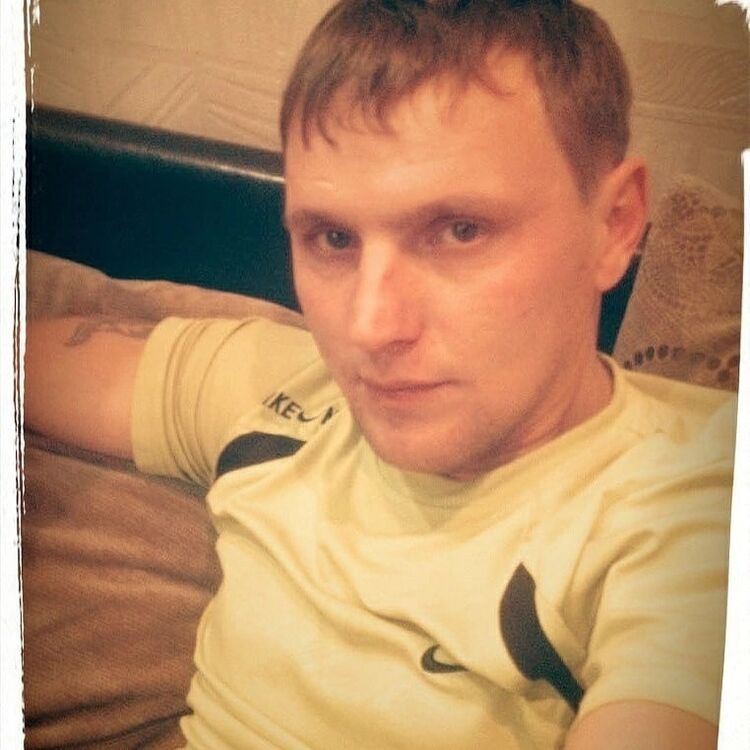  43555412  Vasilij, 41 ,    