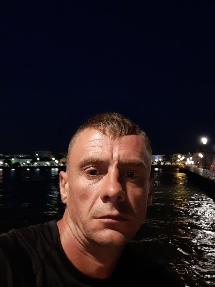  23427672  Iurii, 41 ,    Lisbon