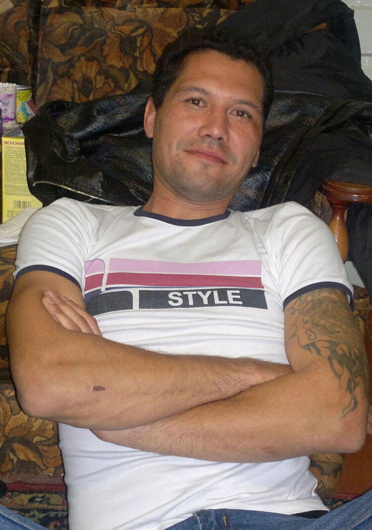  5817412  Ivan, 41 ,    